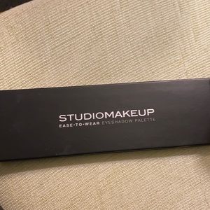 Studio makeup